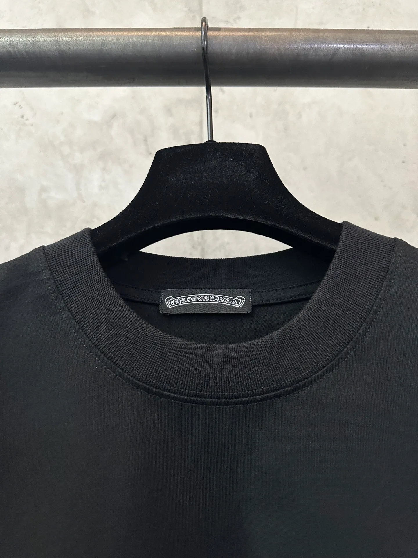 P340 Chrome Hearts 25ss foti system black color nine-square grid round neck long-sleeved T-shirt. Fabric is high-definition, ultra-heavy-weight cotton, double-yarn compact Xinjiang cotton. Weight: 320 grams. Clean cloth surface. Clear texture. Tight feel. Stiff. High color fastness. No deformation. No discoloration. Customized hardware. Thread. Accessories. Alignment. Same style for men and women. -Color: Black White -Size: XS S M L